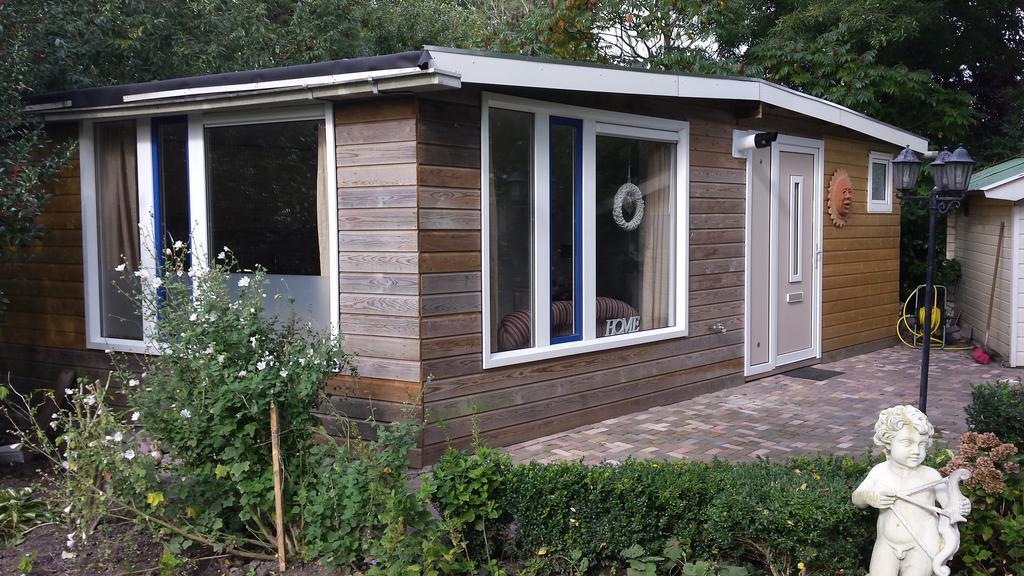 Bed And Breakfast Bij Hooisma 캠펜 외부 사진