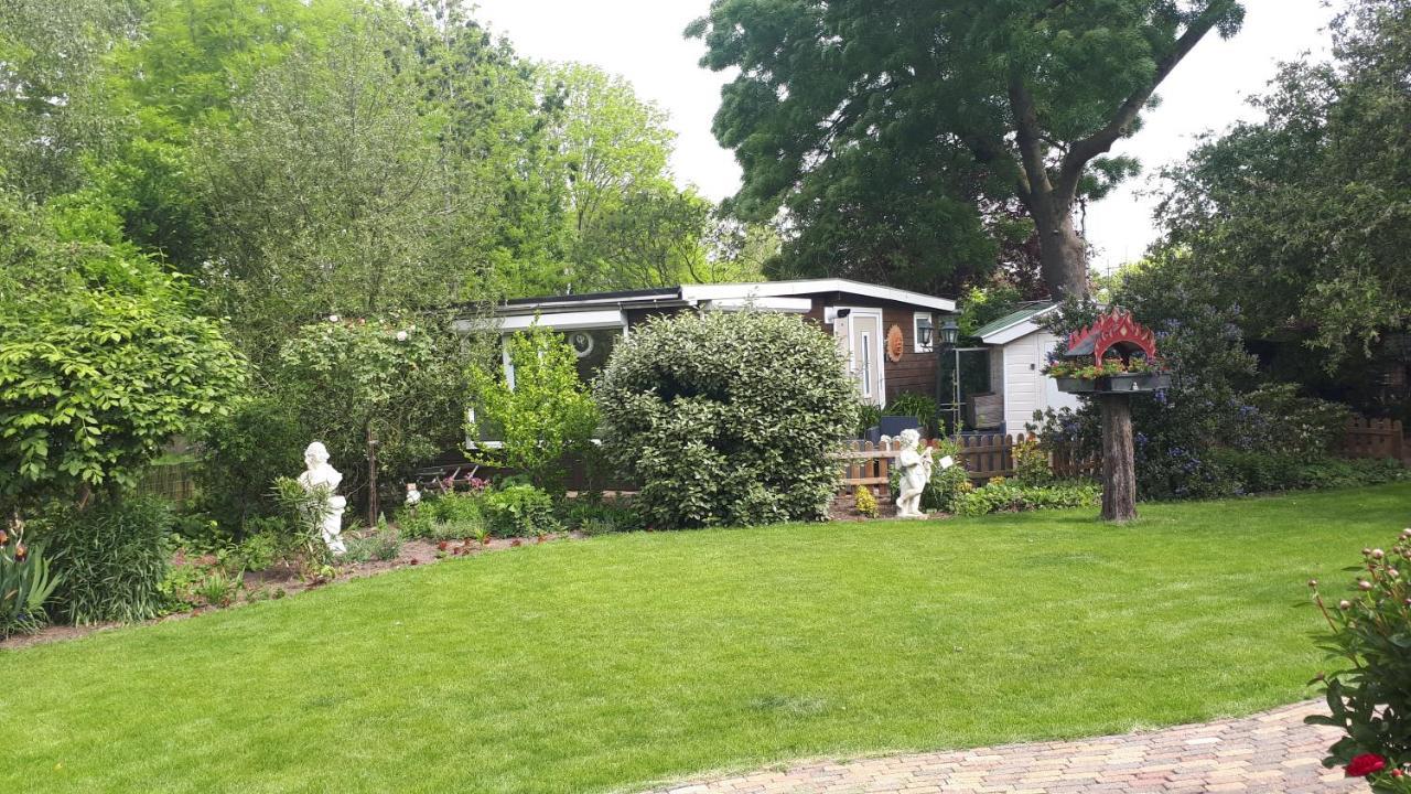 Bed And Breakfast Bij Hooisma 캠펜 외부 사진